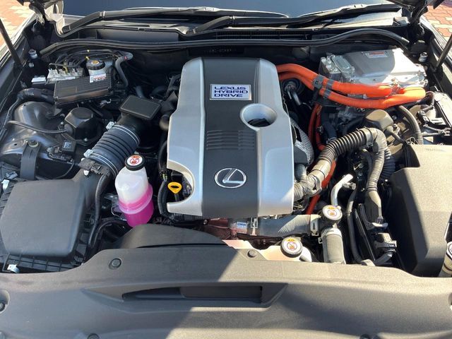 TOYOTA LEXUS IS300h 2023