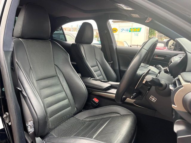 TOYOTA LEXUS IS300 2018