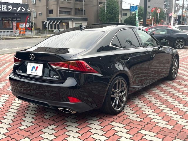 TOYOTA LEXUS IS300 2018
