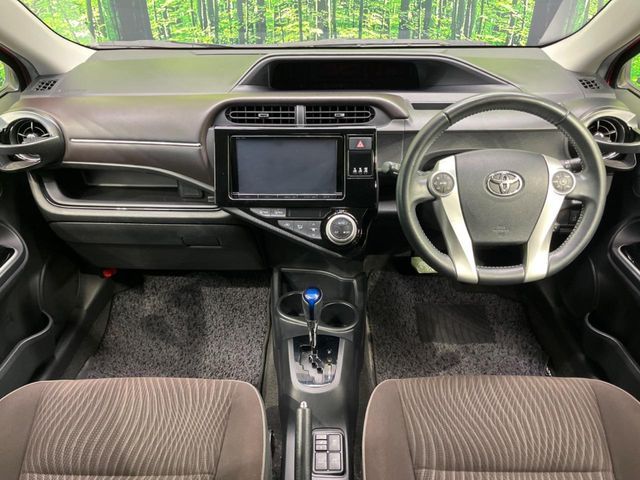 TOYOTA AQUA 2015