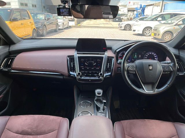 TOYOTA CROWN sedan hybrid 2018