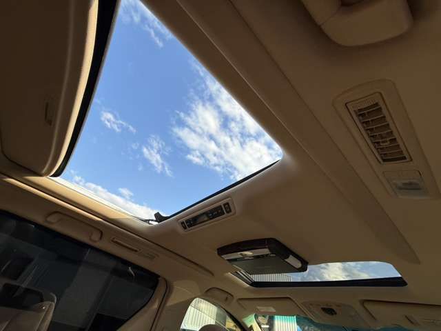 TOYOTA VELLFIRE  HYBRID 4WD 2013