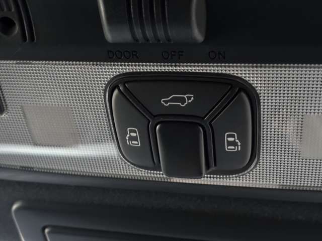 TOYOTA ESTIMA  4WD 2017