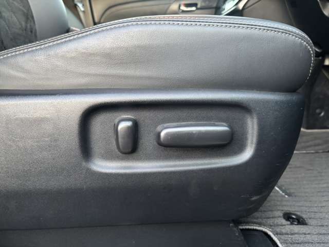 TOYOTA ESTIMA  4WD 2017