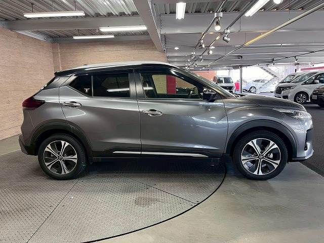 NISSAN KICKS 2021