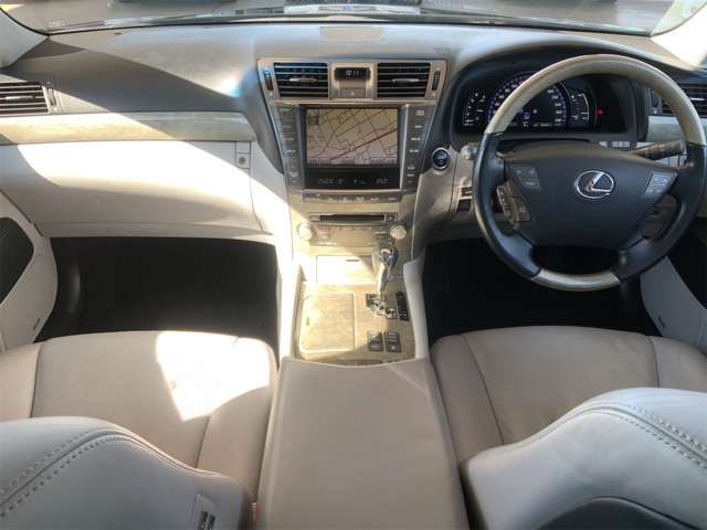 TOYOTA LEXUS LS600h 2010