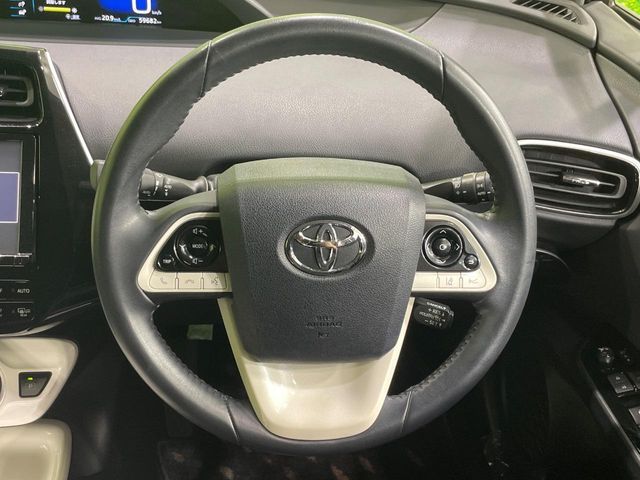 TOYOTA PRIUS 2017