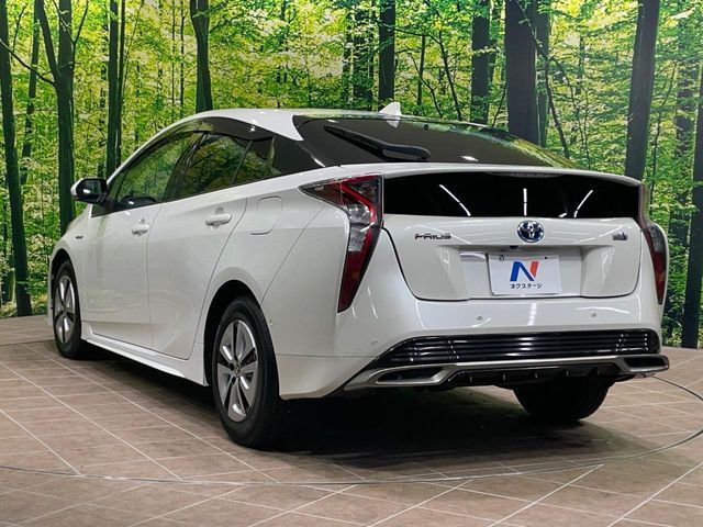 TOYOTA PRIUS 2017
