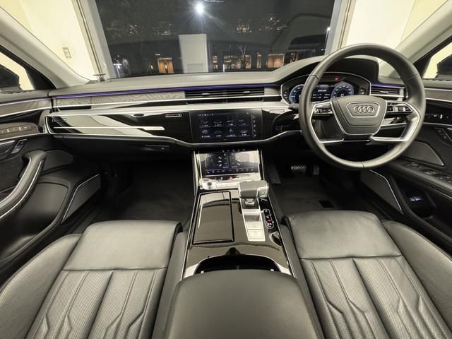 AUDI AUDI A8 2023
