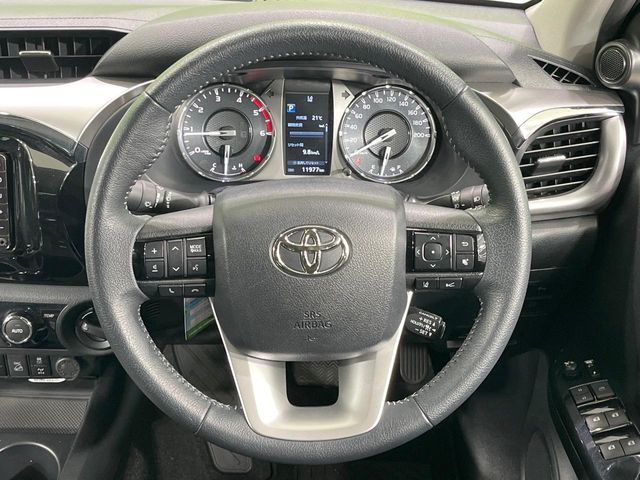TOYOTA HILUX 4WD 2021