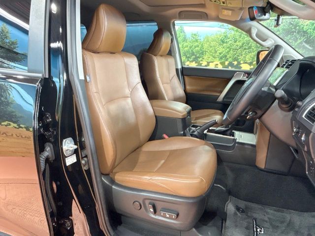 TOYOTA LANDCRUISER PRADO 2022