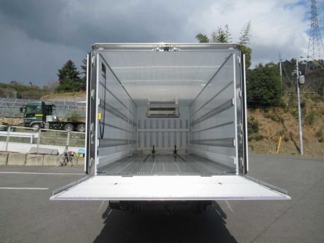 MITSUBISHI FUSOU FIGHTER 2025