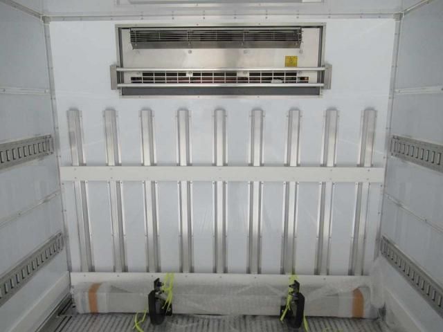 MITSUBISHI FUSOU FIGHTER 2025