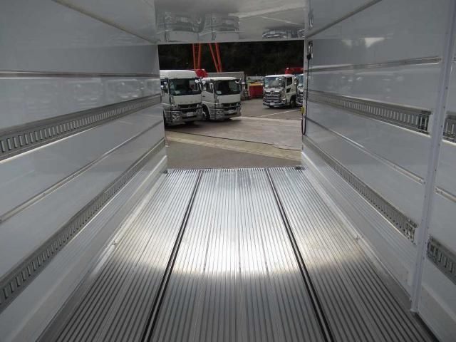 MITSUBISHI FUSOU FIGHTER 2025