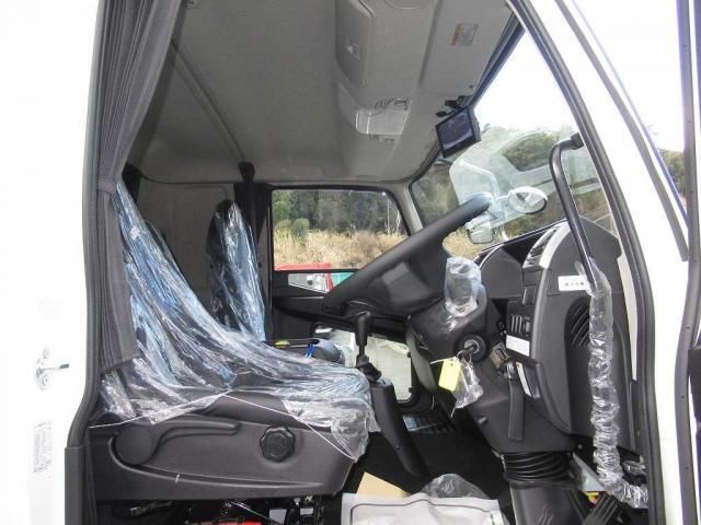 MITSUBISHI FUSOU FIGHTER 2025