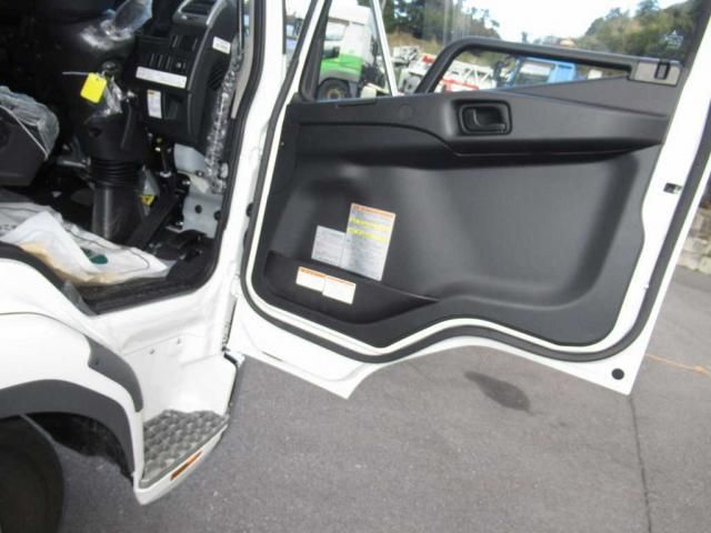 MITSUBISHI FUSOU FIGHTER 2025