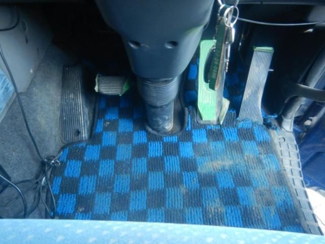 NISSAN DIESEL Quon 2006