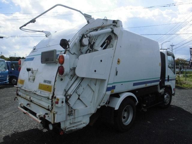 ISUZU ELF 2011