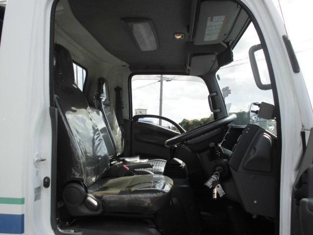 ISUZU ELF 2011