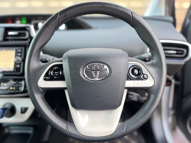 TOYOTA PRIUS 2017