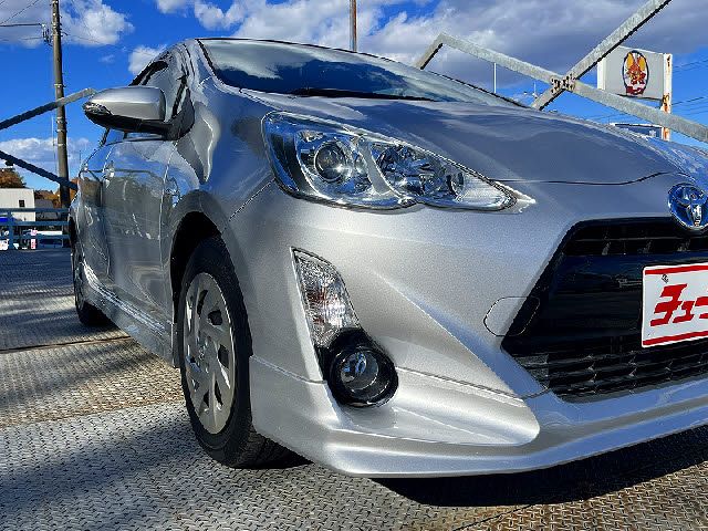 TOYOTA AQUA 2017