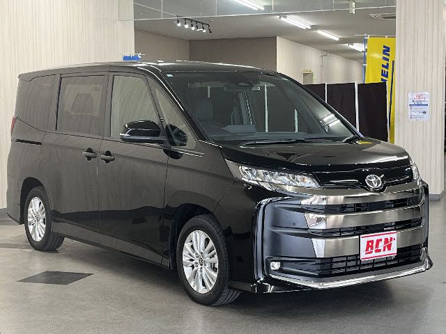 TOYOTA NOAH 2023