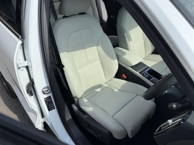 VOLVO VOLVO XC40 2023