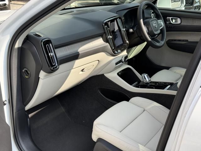 VOLVO VOLVO XC40 2023