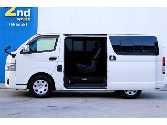 TOYOTA HIACE van 4WD 2022
