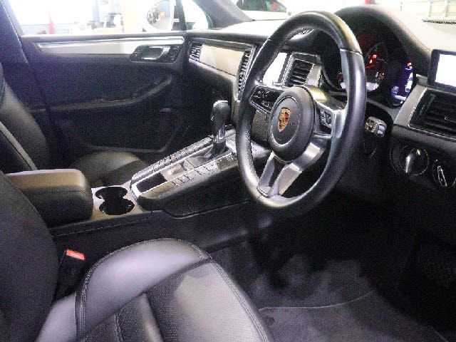 PORSCHE PORSCHE Macan 2018