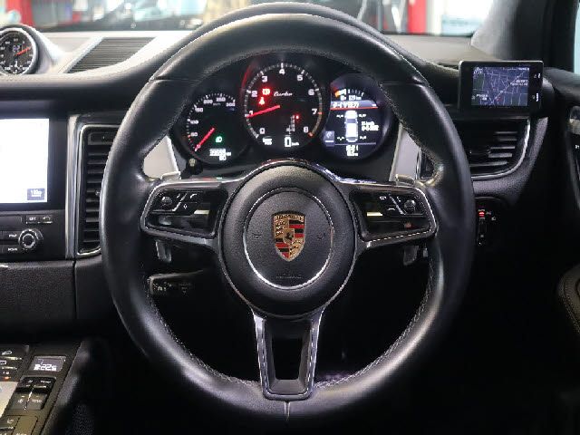 PORSCHE PORSCHE Macan 2018