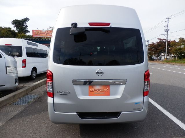 NISSAN NV350????? 2013