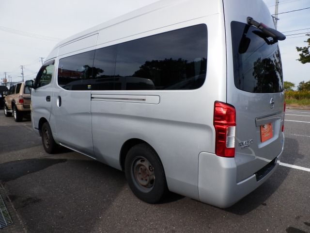 NISSAN NV350????? 2013