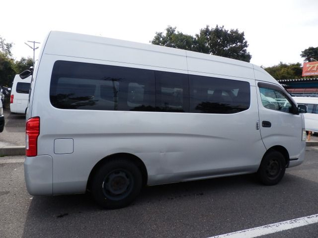 NISSAN NV350????? 2013