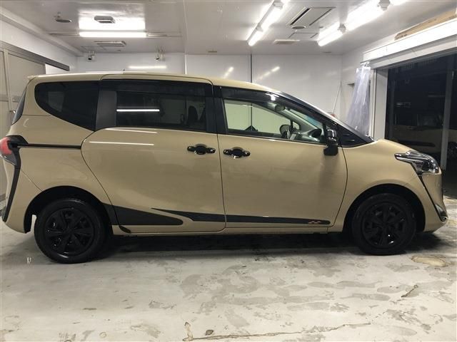 TOYOTA SIENTA 4WD 2020
