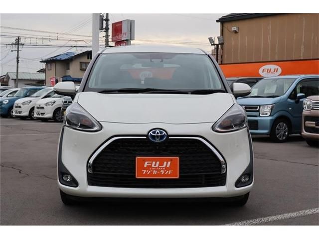 TOYOTA SIENTA HYBRID 2021