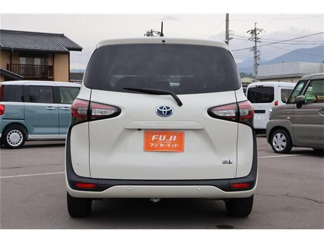 TOYOTA SIENTA HYBRID 2021
