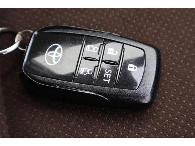 TOYOTA SIENTA HYBRID 2021