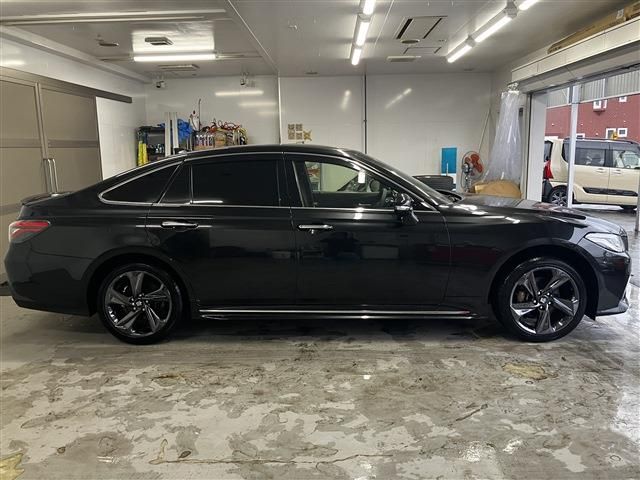 TOYOTA CROWN sedan hybrid 4WD 2020