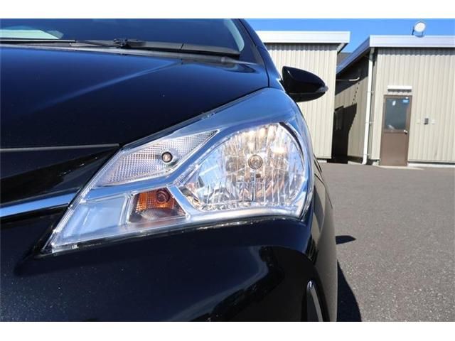 TOYOTA VITZ  4WD 2017