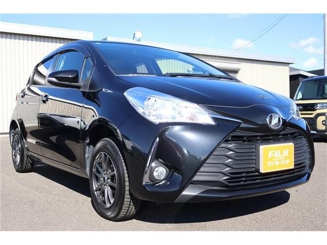 TOYOTA VITZ  4WD 2017