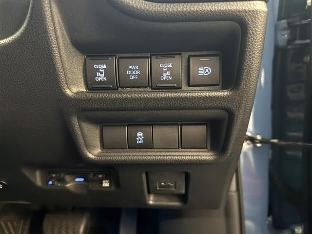 TOYOTA SIENTA HYBRID 2023