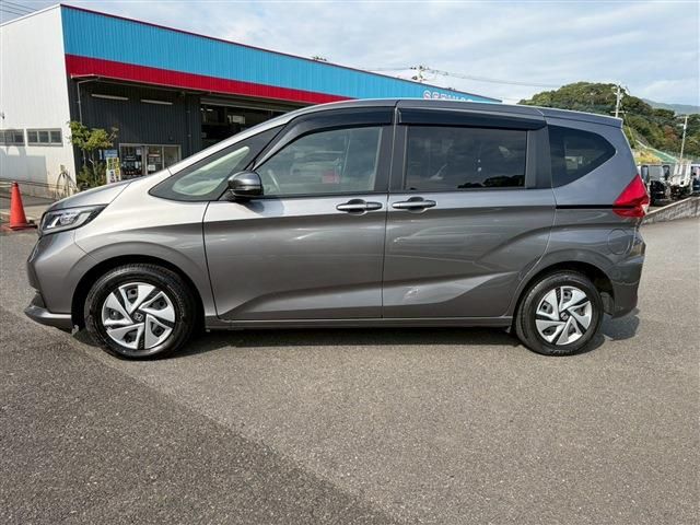 HONDA FREED HYBRID 2022