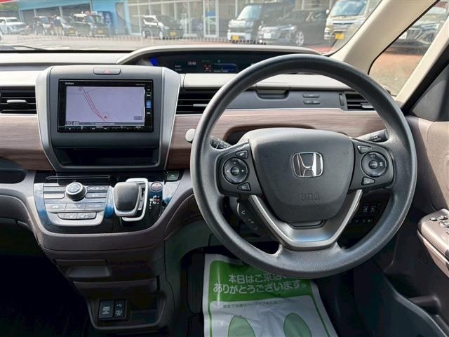 HONDA FREED HYBRID 2022