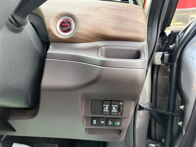 HONDA FREED HYBRID 2022