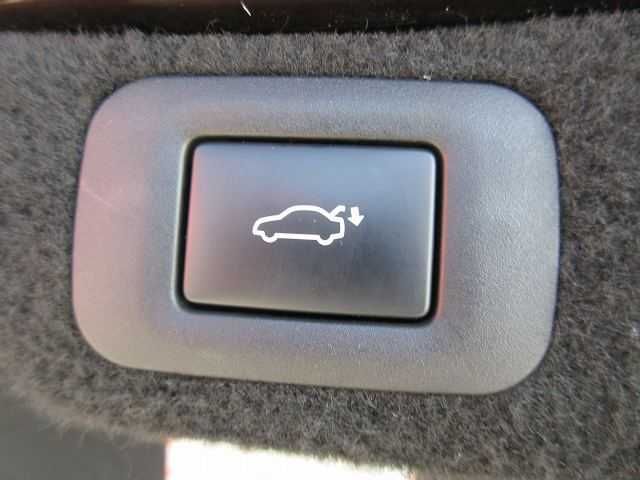 TOYOTA LEXUS LS500h 2017