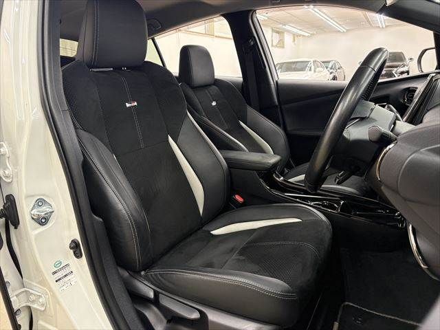 TOYOTA PRIUS PHV 2017