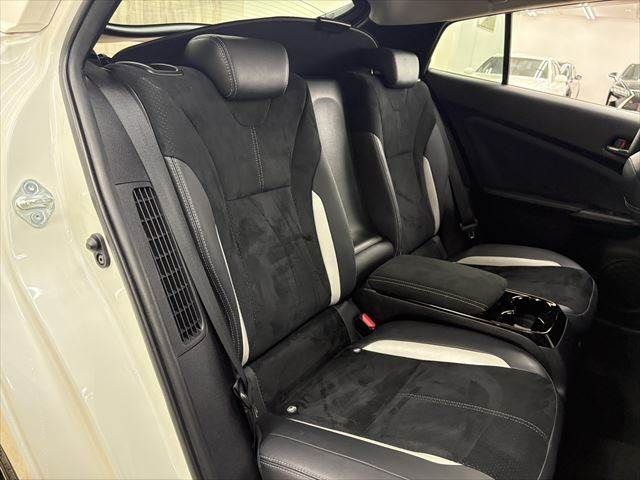 TOYOTA PRIUS PHV 2017