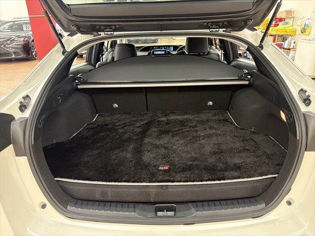 TOYOTA PRIUS PHV 2017