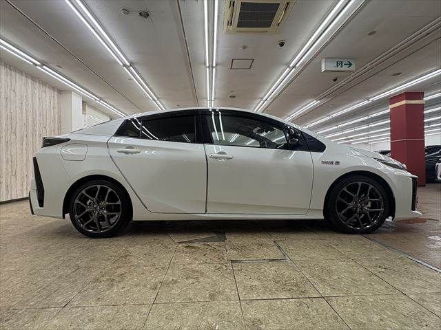 TOYOTA PRIUS PHV 2017